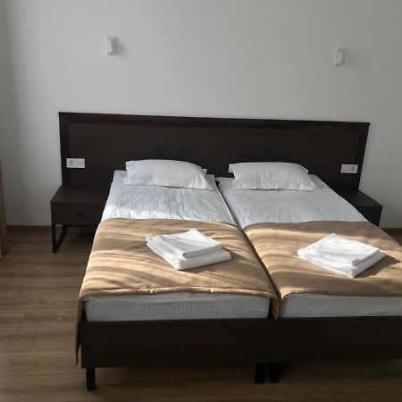 Leo Rooms Львів Екстер'єр фото