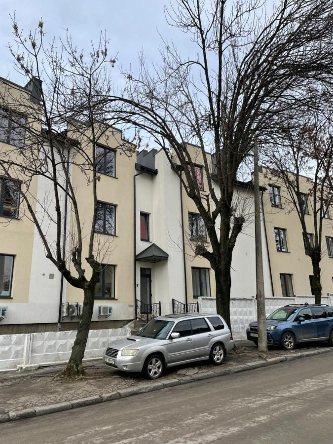 Leo Rooms Львів Екстер'єр фото