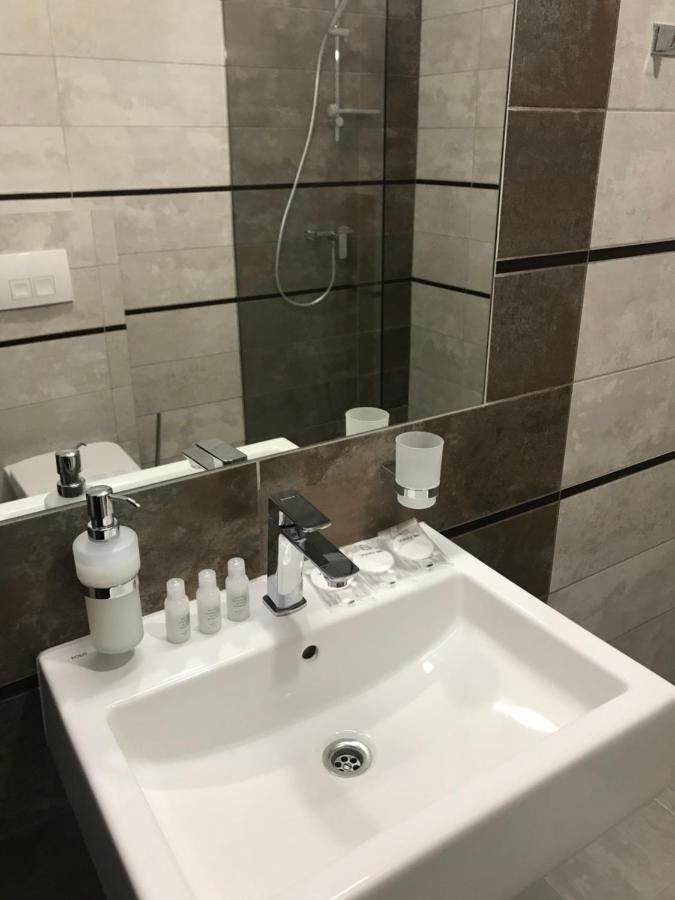 Leo Rooms Львів Екстер'єр фото