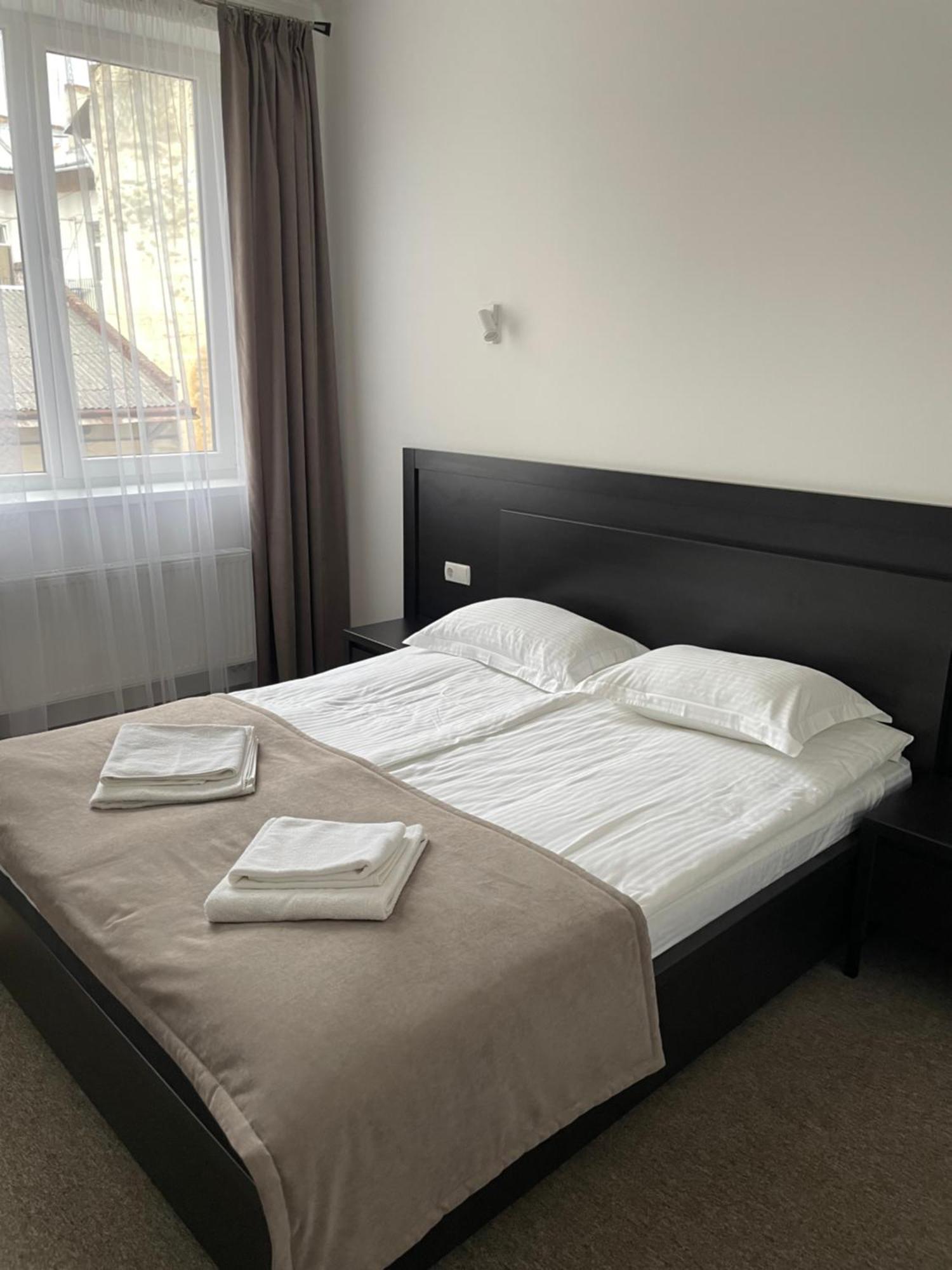 Leo Rooms Львів Екстер'єр фото