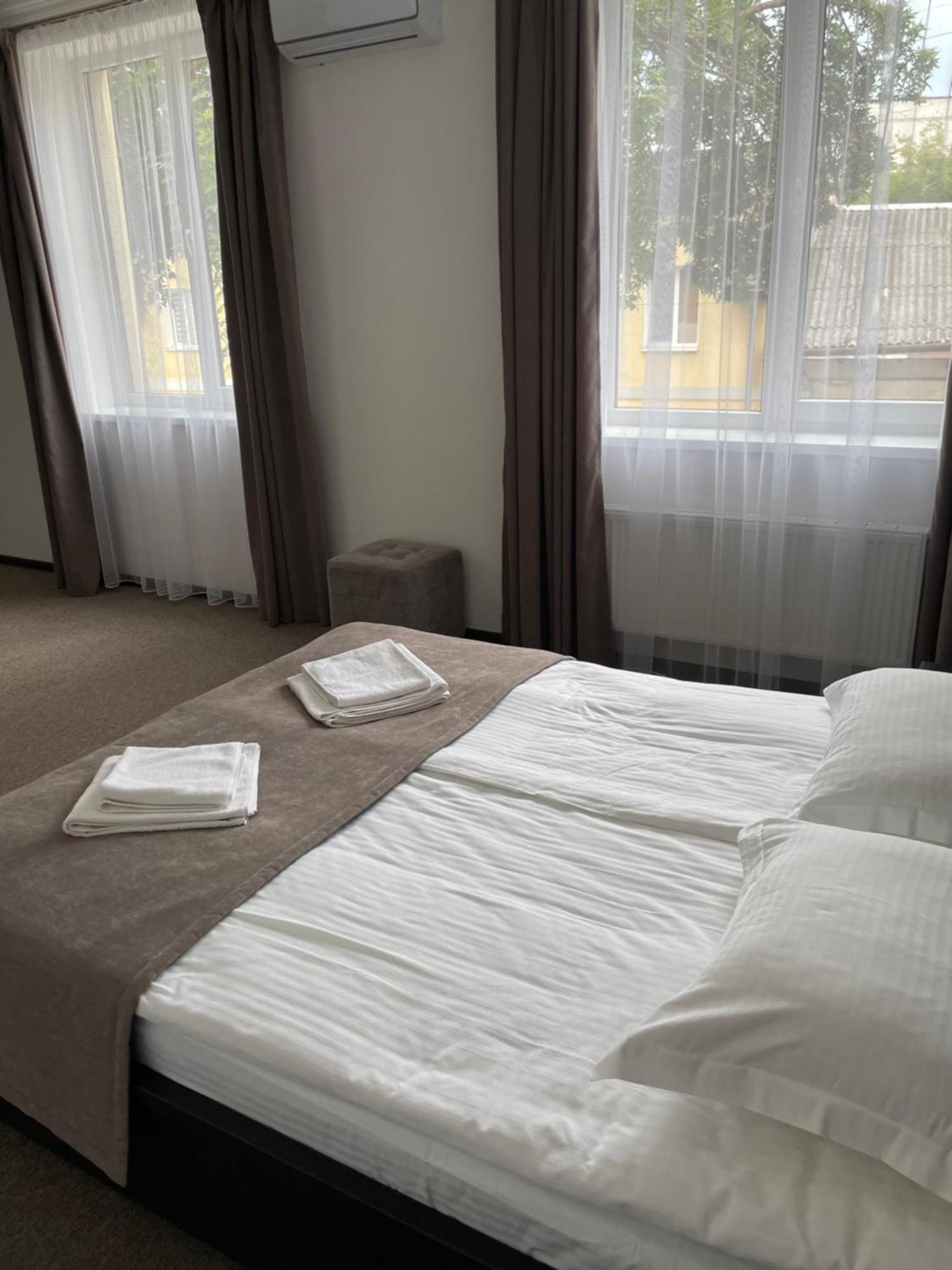 Leo Rooms Львів Екстер'єр фото