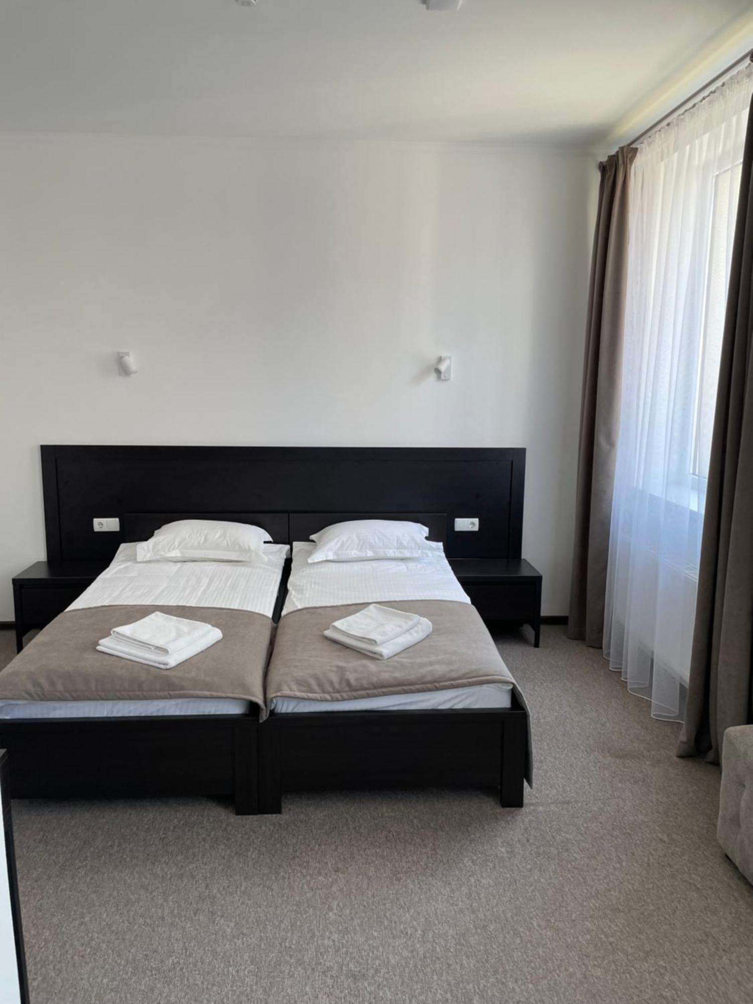 Leo Rooms Львів Екстер'єр фото