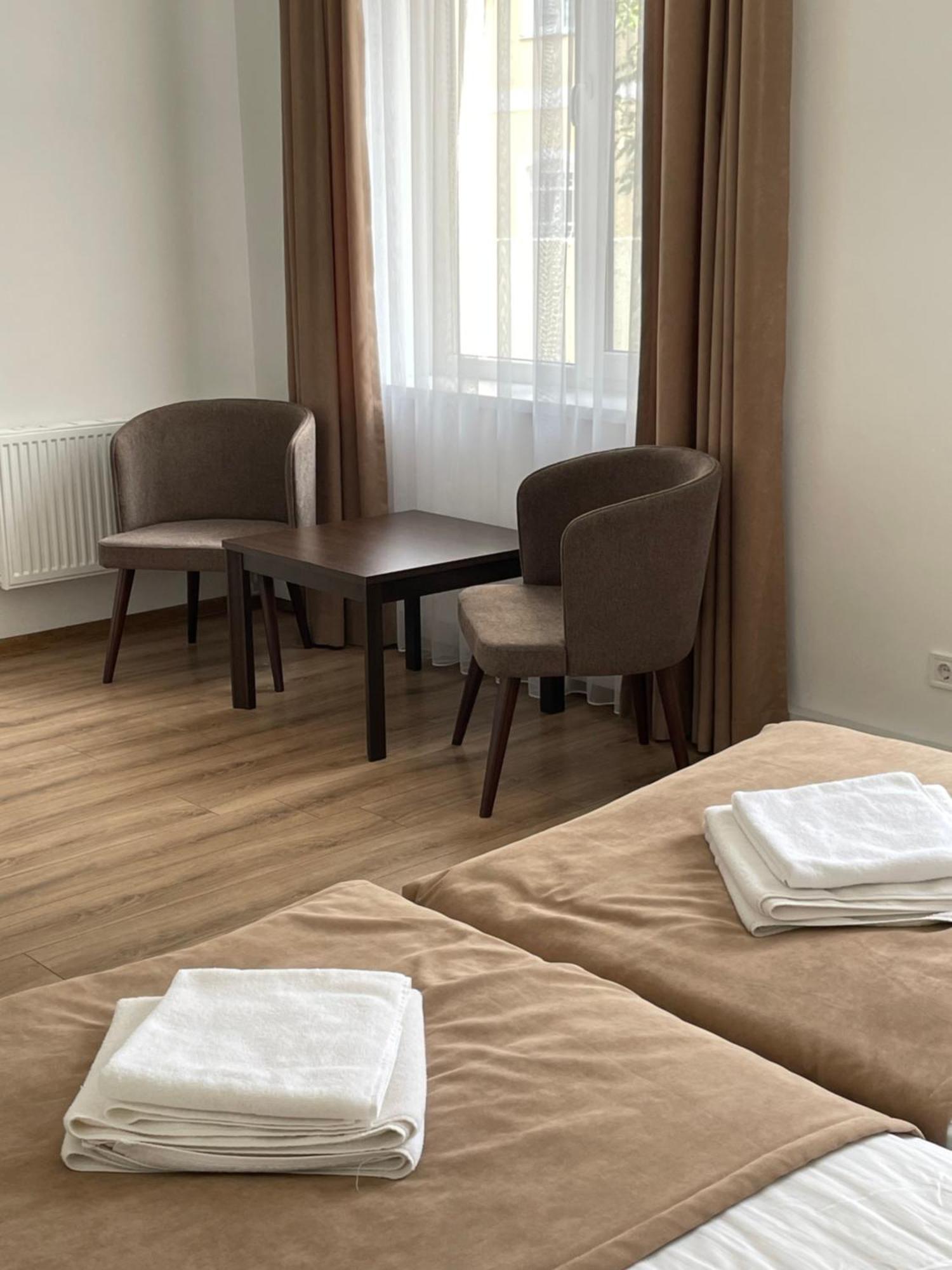 Leo Rooms Львів Екстер'єр фото